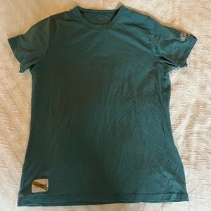 Tracksmith Women’s Harrier T-Shirt Tee in Sea Pine green/blue Small tshirt